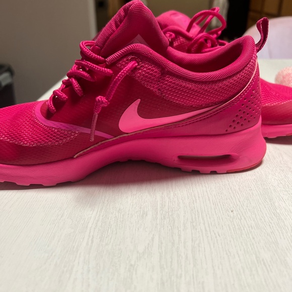 Nike Women's Air Max Thea Fuchsia Athletic Shoes - Picture 5 of 6